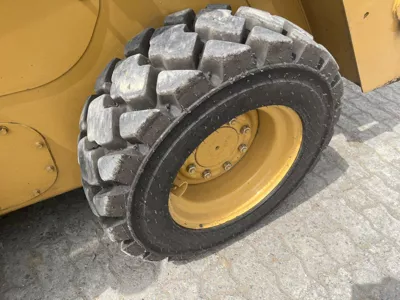 83243