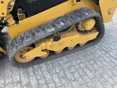 83277