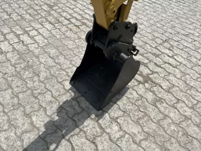83275