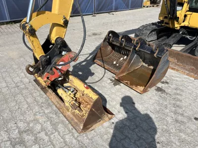 83252