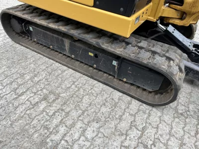 83281