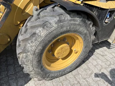 83256