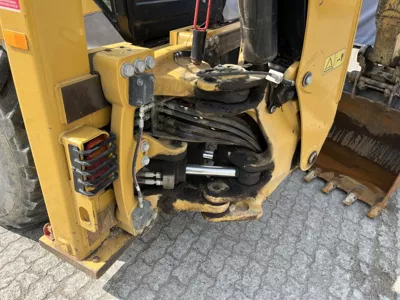 83256