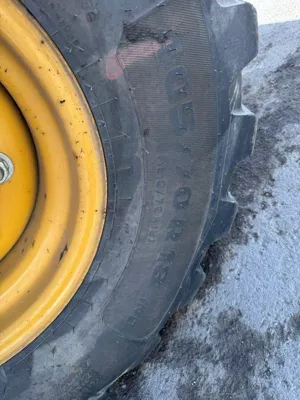 83257