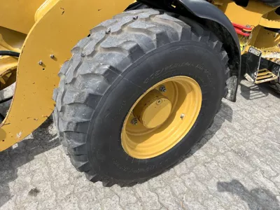 83261