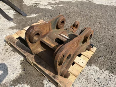 83313